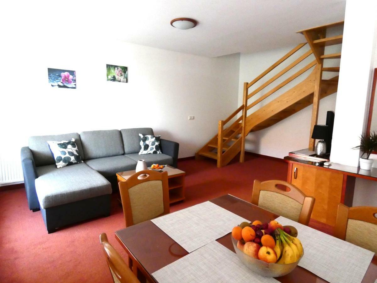Apartment Paradise *